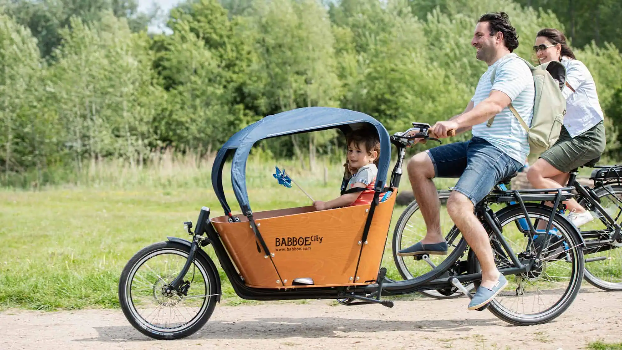 Ballade en famille en cargo biporteur Vélo cargo longtail Tours Blois Babboe